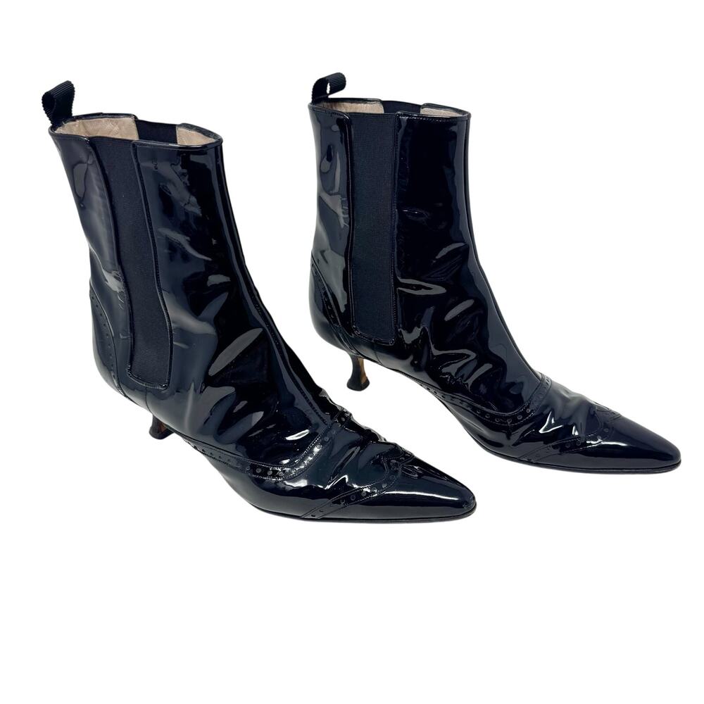 Manolo Blahnik Black Patent Leather Ankle Boots 37.5 Kitten Heel Pointed Toe